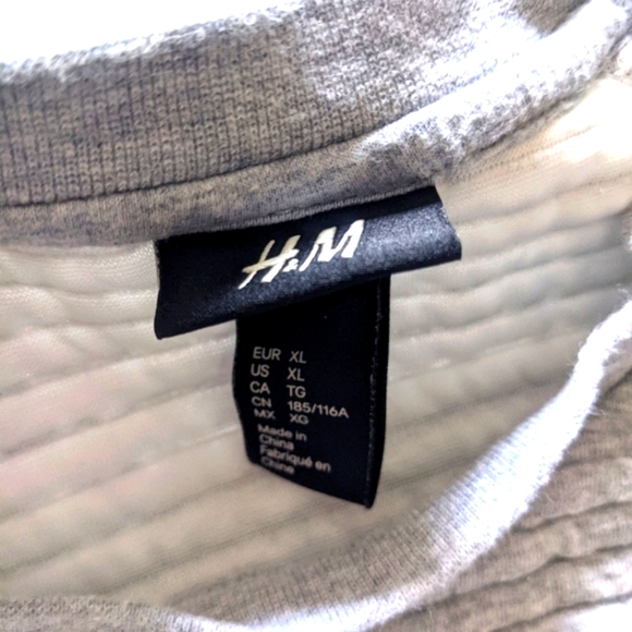 H&M Men's XL sweatshirt - Picture 3 of 3